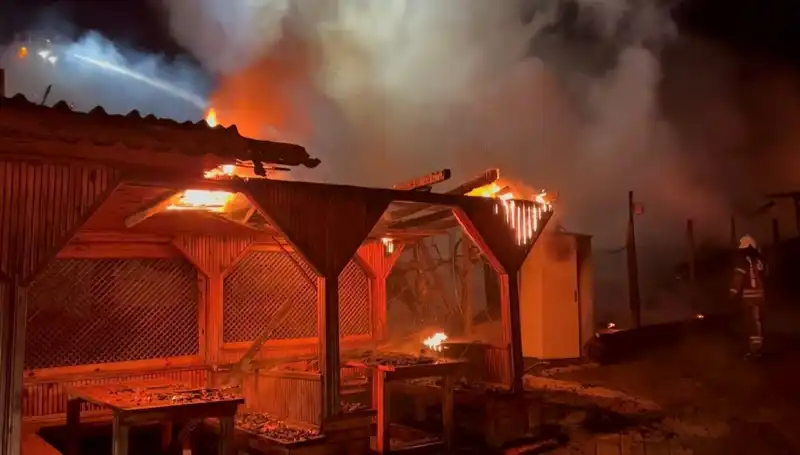 Şile'de Altı Gözleme Restoranı Alev Alev Yandı: Yangının Ardındaki Sebepler Neler?
