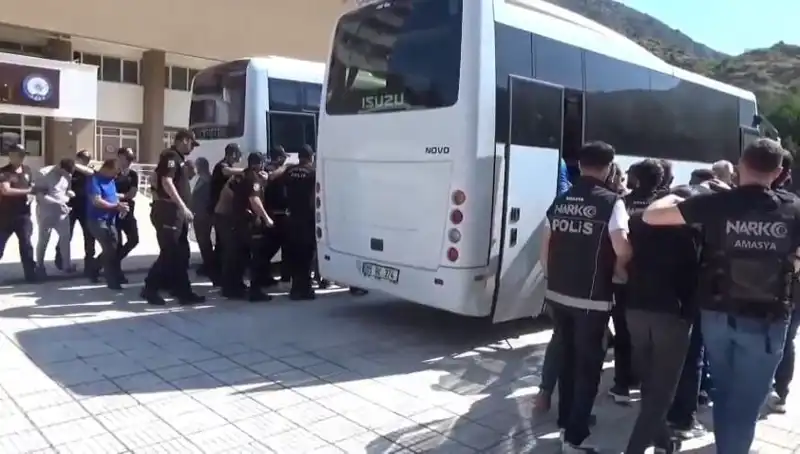 Amasya'da Gerçekleşen Uyuşturucu Operasyonunda 13 Kişi Tutuklandı