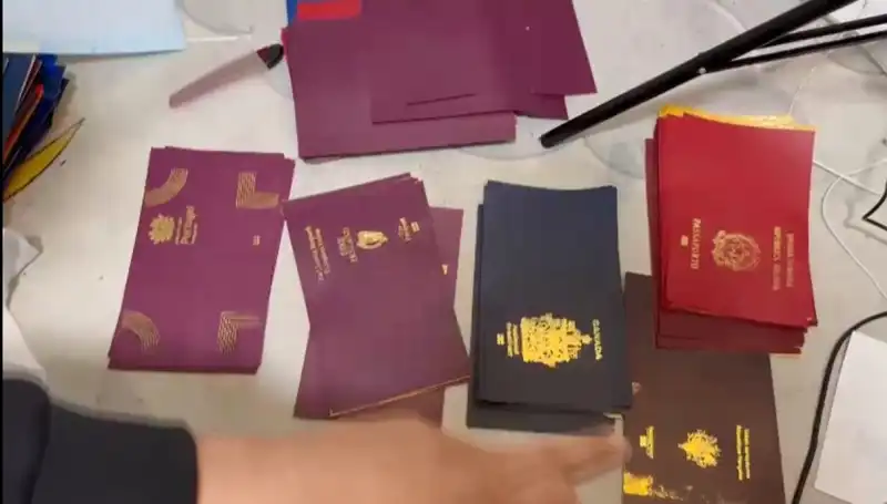 Sahte Belgeler Üzerine Dev Operasyon: Suç Çetesi Çökertildi