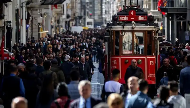 Türkiye'nin Nüfusu Yükselmeye Devam Ediyor: Yeni Rakamlar Açıklandı!