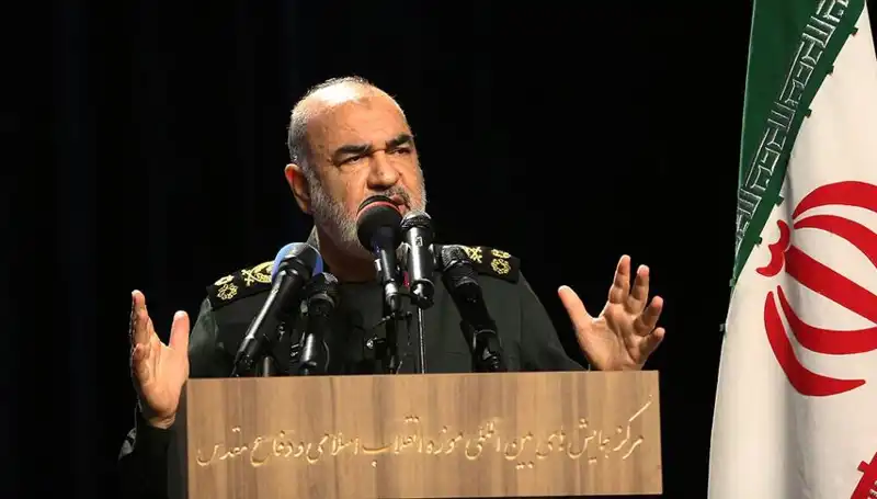 İran Devrim Muhafızları'ndan Trump’a Sert Yanıt: Yıkıcı Karşılık Verilecek!