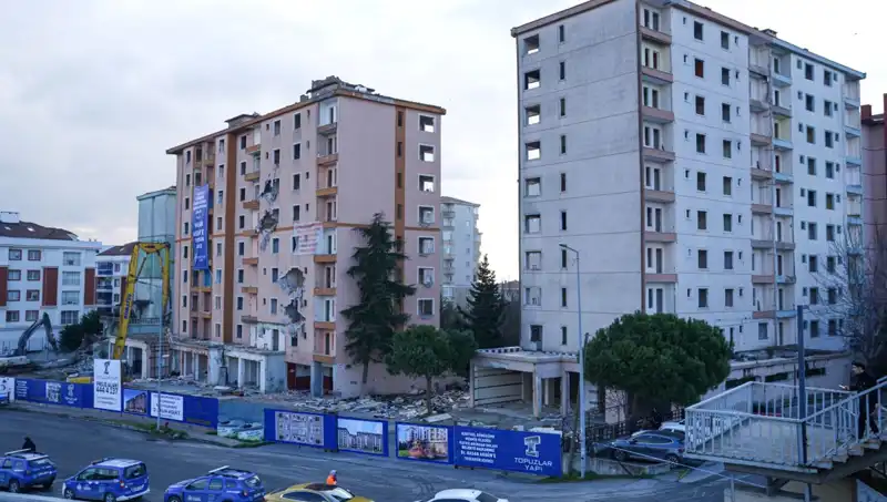 Büyükçekmece'de 10 Bina Yıkılıyor: Kentsel Dönüşüm Süreci Başlıyor