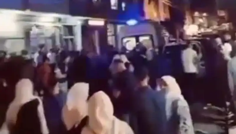 14 Yaşındaki Kader'in Balkondan Düşmesi: Aile ve Komşular Şokta!