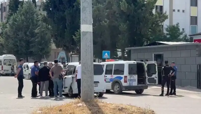 Adliye Önünde İki Aile Arasındaki Kavga: 5 Yaralı, 7 Gözaltı!