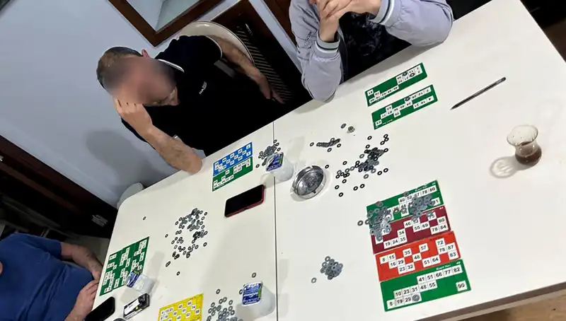 TikTok Canlı Yayını Polis Baskınıyla Sona Erdi: 22 Kişi Suçüstü Yakalandı