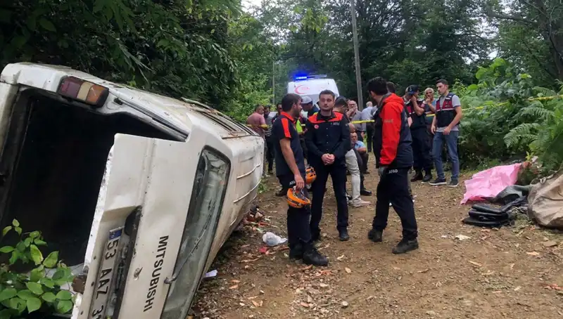 Rize'de Yürekleri Dağlayan Minibüs Kazası: İki Hayat Kaybı, Üç Yaralı