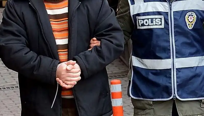 25 Yıl Hapis Cezasıyla Aranan Zanlı, Villada Sıra Dışı Bir Operasyonla Yakalandı