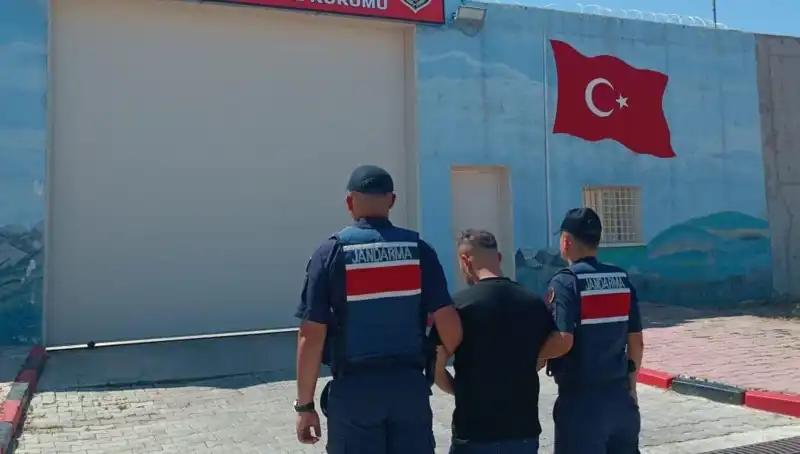 Afyon’da Dikkat Çeken Operasyon: 9 Aranan Suçlu Yakalandı!