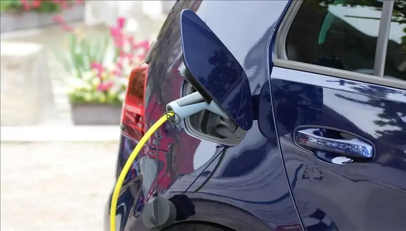 Tesla'yı Geride Bırakan Yeni Elektrikli Araç: 1500 Kilometre Menzil!
