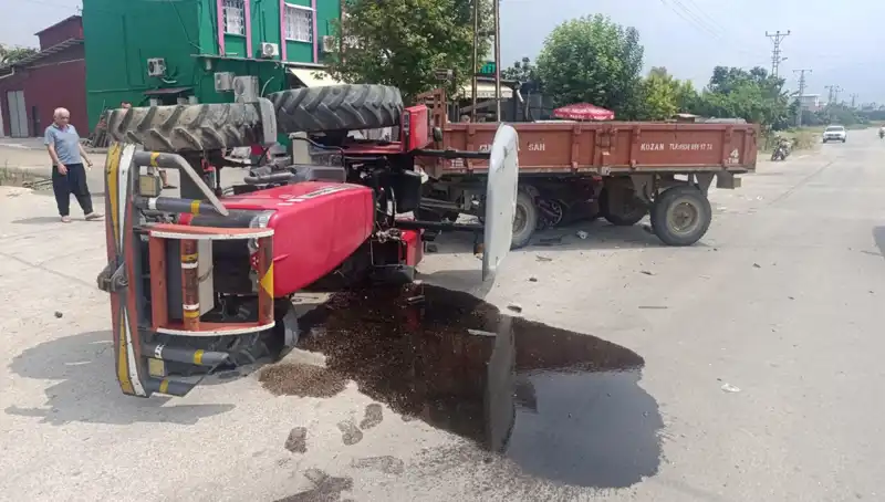 Otomobil ile Traktör Çarpıştı: Feci Kaza, İki Yaralı