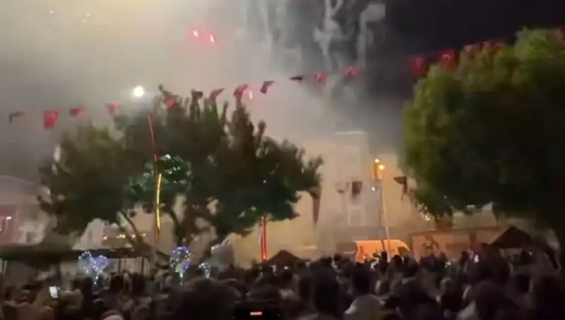 Havai Fişek Gösterisi Skandalı: Hastanelik Olanlar ve Gözyaşları