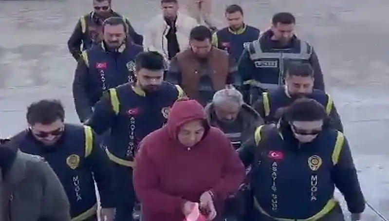 Ürkütücü Olay: Bebek, Çikolata Poşeti ve Yedi Yıl Sonra Ortaya Çıkan Korkunç Gerçek