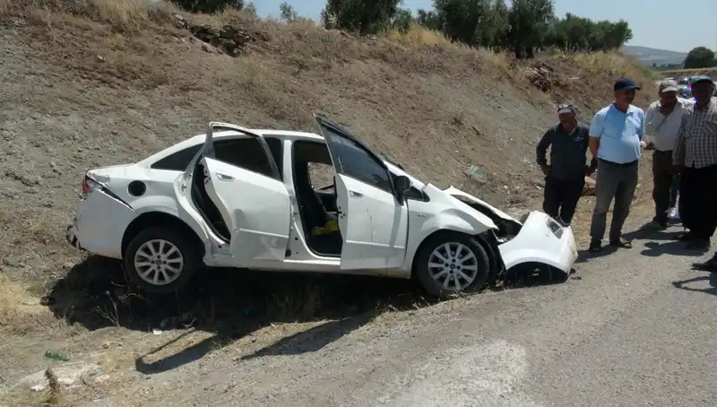 Kilis'te Trafik Kazası: İki Araç Çarpıştı, Yaralı Sayısı Artıyor