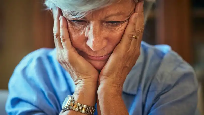 40'lı Yaşlarında Alzheimer'a Yakalanan Adamın Hikayesi: Stresi Suçlu Sandı