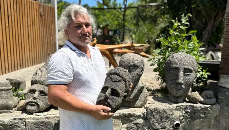 3 Günde Yapıyor, Görenler Tarihi Eser Sanıyor: Bu Sanatçı Makul Fiyatlarla Eşsiz Eserler Üretiyor