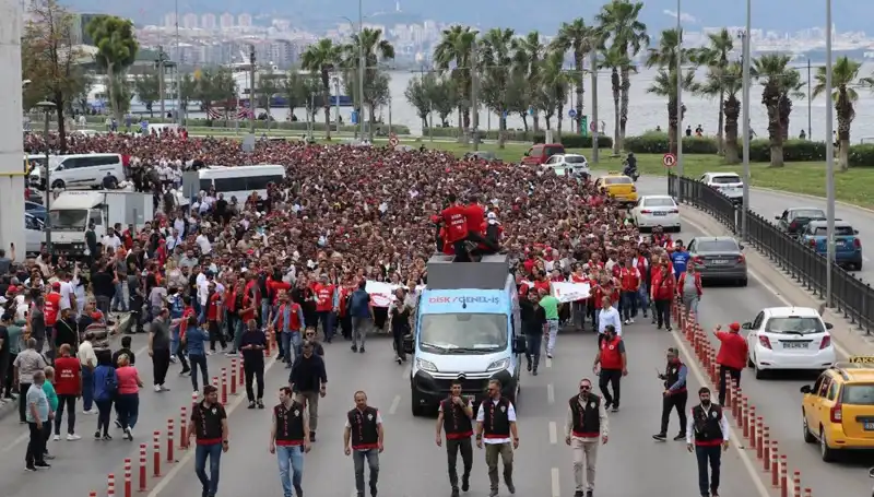 İzmir'de Grev 4. Güne Girdi: Çalışanlar Taleplerini Duyuruyor