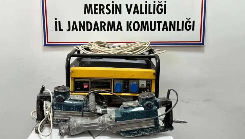 Mersin'de Kaçak Kazı Operasyonu: Suçüstü Yakalananlar Gözaltında