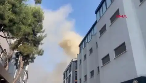 İstanbul'da 4 Katlı İş Merkezinde Yangın: Kriz Anında Ekipler Seferber Oldu