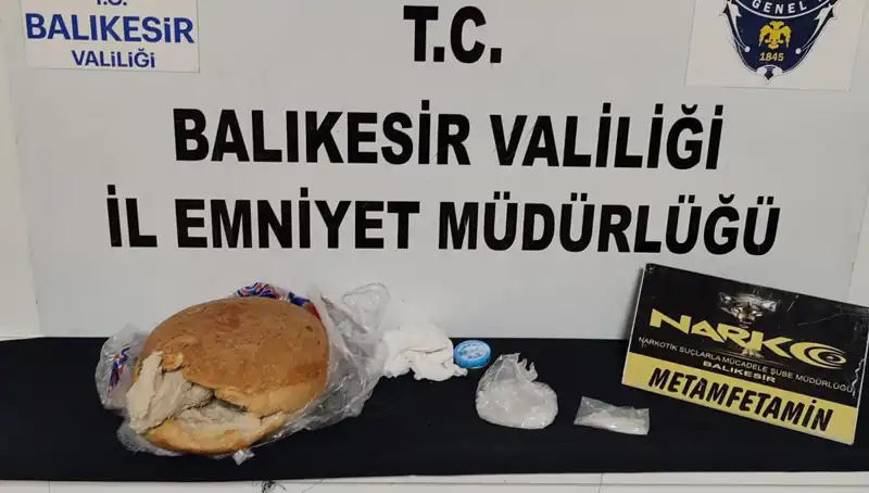 Ekmeğin İçine Gizlenmiş Uyuşturucu ile Suçüstü: 5 Tutuklama!