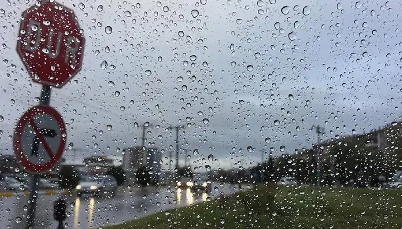 Meteoroloji’den 20 İl İçin Sağanak Yağış Uyarısı: Sıcaklık Düşüyor