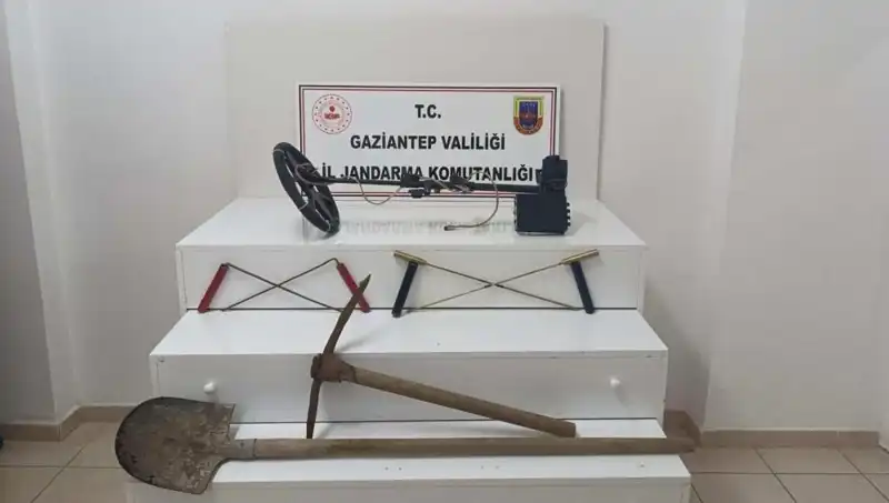 Definecilerin Kaçak Kazısı: İki Kişi Suçüstü Yakalandı!