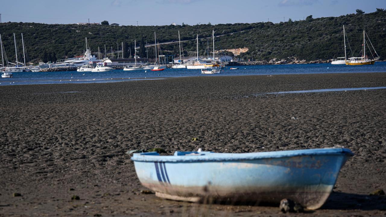 Ege kıyılarındaki deniz çekilmesi doğal bir olaydan kaynaklanıyor