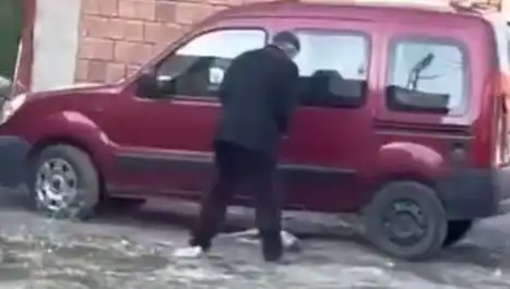 Sokak Ortasında Köpeğe Şiddet: Gözlerimizi Kapamamalıyız!