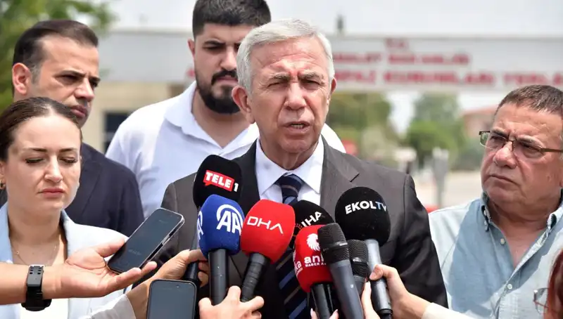 Mansur Yavaş, Antalyalı Muhtarlarla Birlikte Muhittin Böcek’i Ziyaret Etti