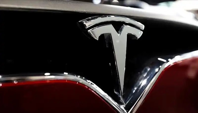 Tesla'da Delilik Mi, Devrim Mi? Ucuz Model ve FSD Beklentileri Çatışıyor