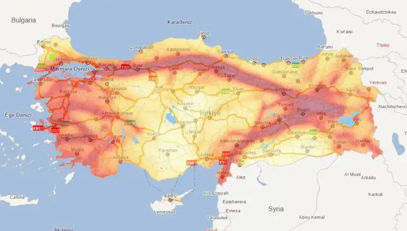 Türkiye'nin Deprem Riski: Evimin Altından Fay Hattı Geçiyor Mu?