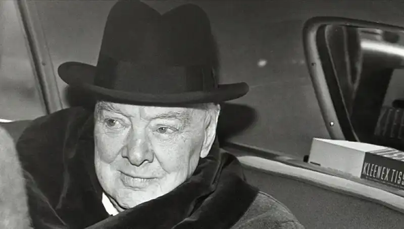 Churchill’in Bekar Evi Tarihi Büyüsüyle Satışta: Fırsatlar Kaçırılmayacak
