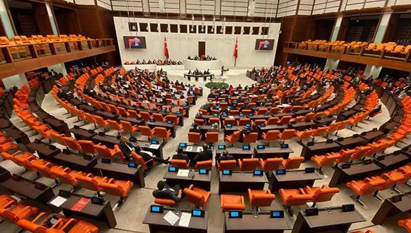 Emekli İkramiyesi 4 Bin TL Olacak mı? TBMM'de Önemli Gelişmeler!
