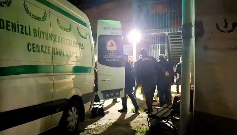 Besicinin Acı Ölümü: Yem Karma Makinesine Düşerek Hayatını Kaybetti
