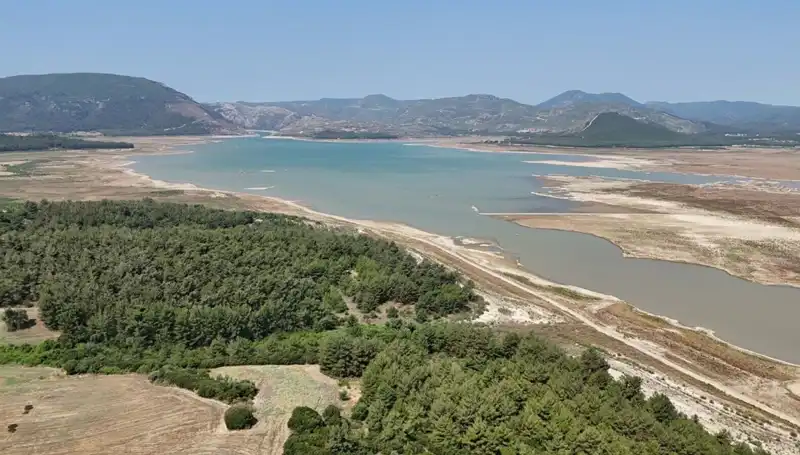 İzmir'de Tehlike Çanları: Geçen Yıla Göre Suç Oranlarında Yüzde 50 Düşüş!