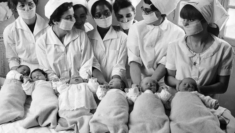 70 Yıl Aradan Sonra Kardeşiyle DNA Testiyle Buluştu: Enteresan Hikaye